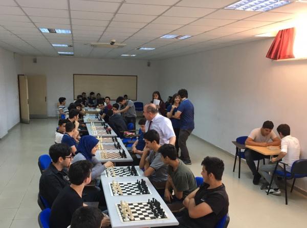 Okulumuz Satranç Kulübü Gençlik Haftası kapsamında Okul Satranç Turnuvası düzenledi...